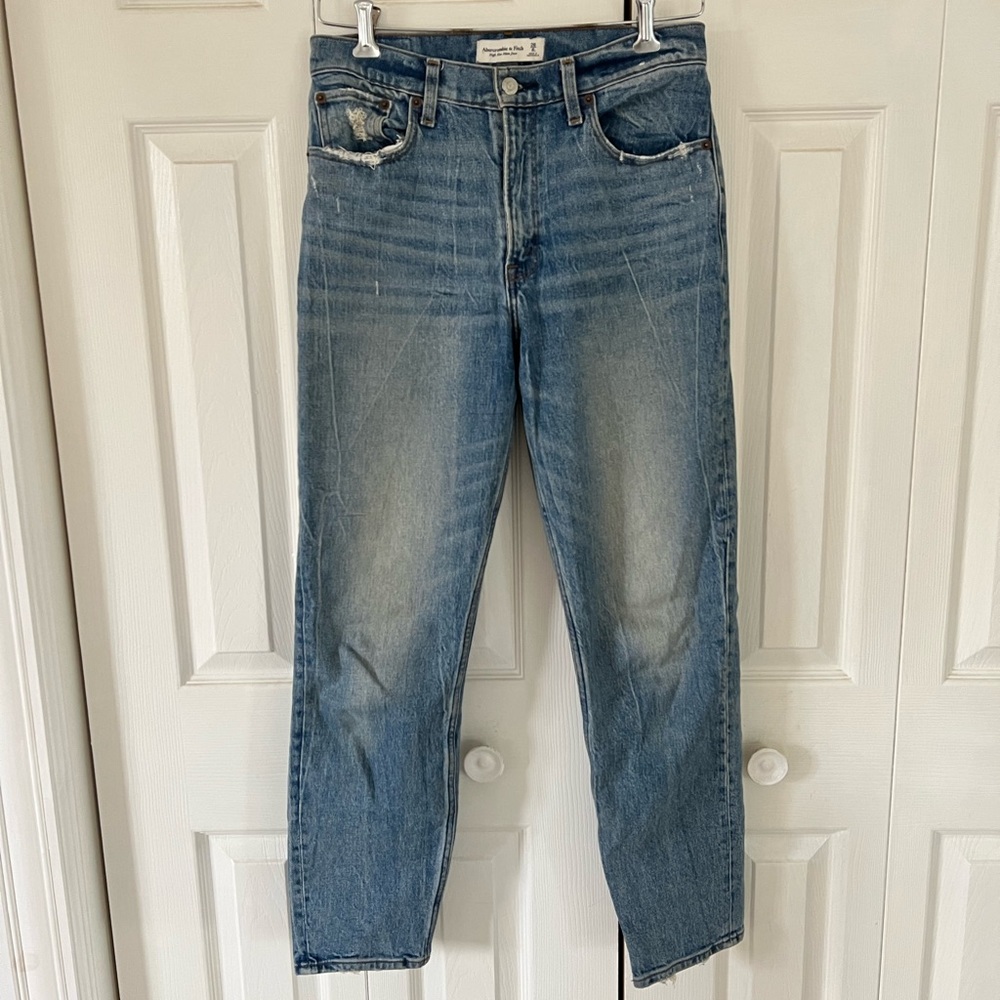 Abercrombie and fitch High rise mom jeans